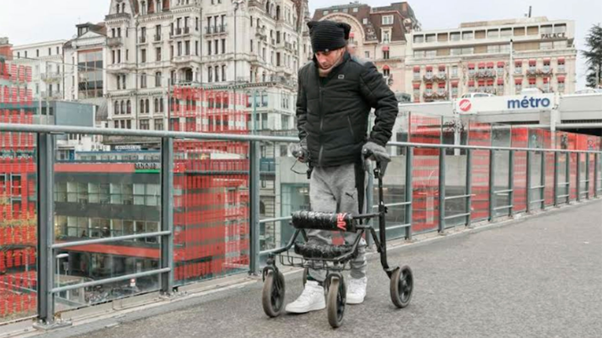 Científica colombiana logra que un tetrapléjico pueda caminar