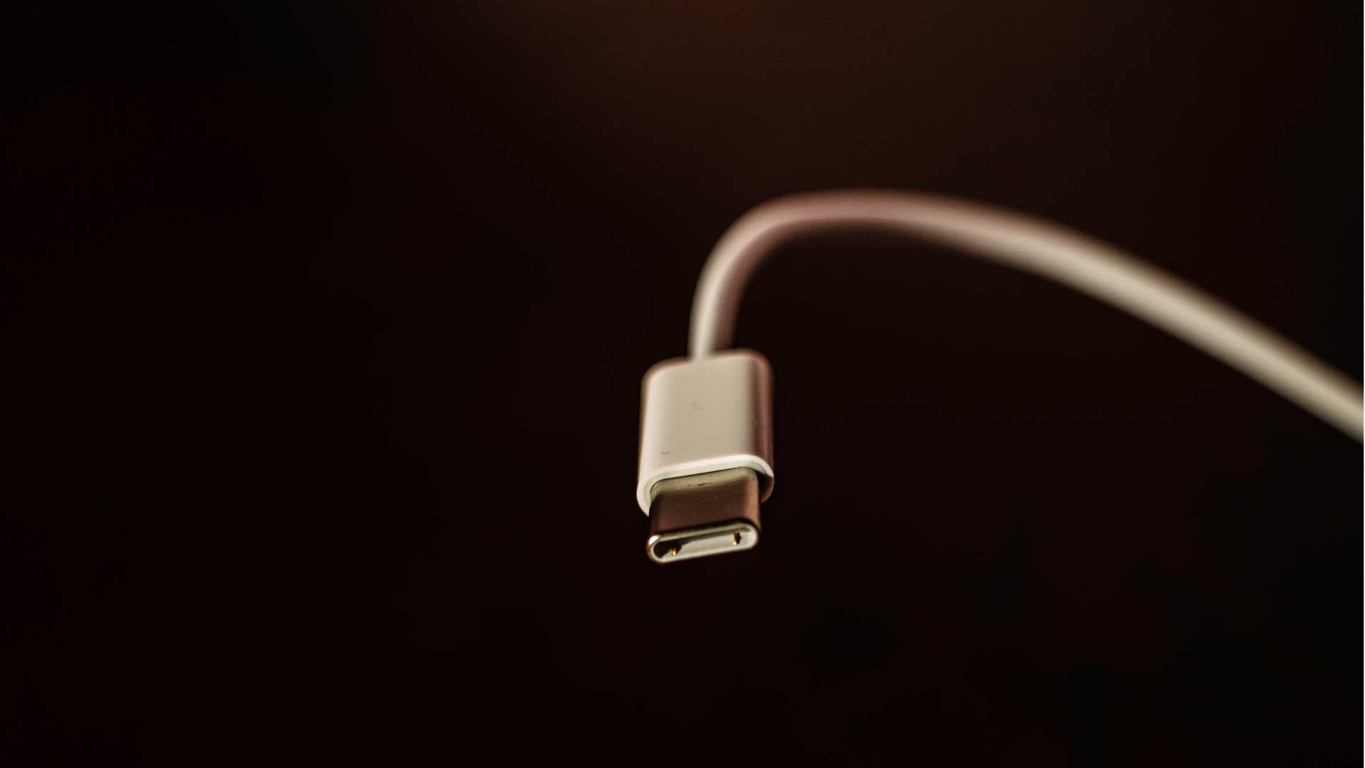 A partir de 2024 será obligatorio el uso del conector universal tipo USB-C en dispositivos electrónicos